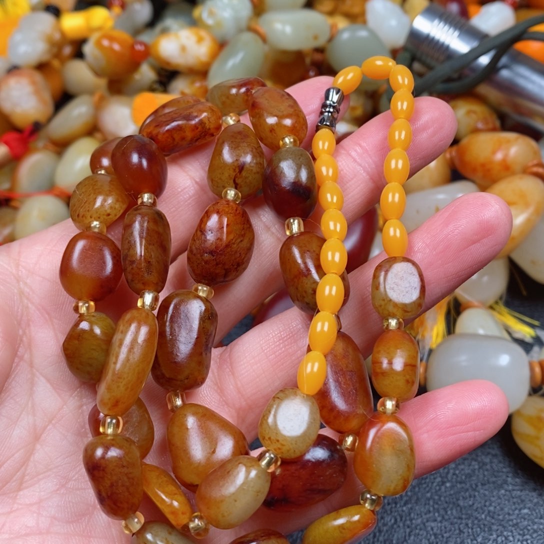 和田玉颈饰未镶嵌