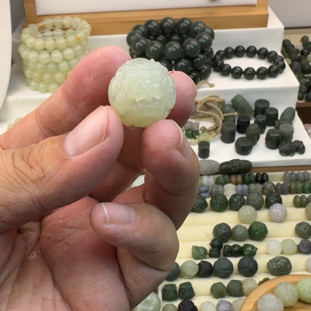 汪***锅和田玉未镶嵌珠宝半成品和田玉白晴貔貅20㎜