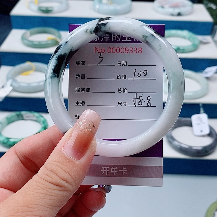 翡翠未镶嵌手镯翡翠