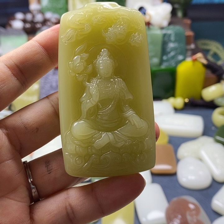 吊坠(赠链)未镶嵌和田玉