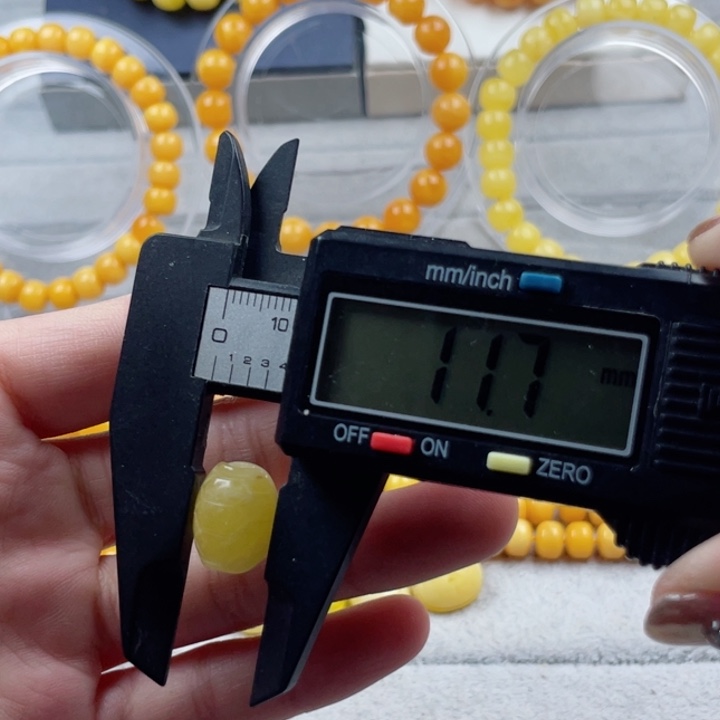 蜜蜡裸石未镶嵌背云11*14mm尺寸单颗鸡油黄天然