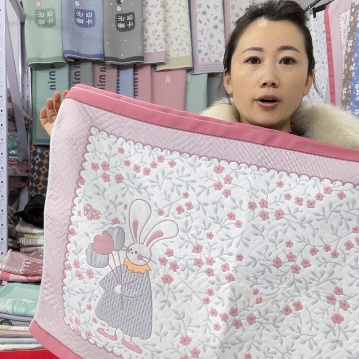 棉特价促销粉色花园兔