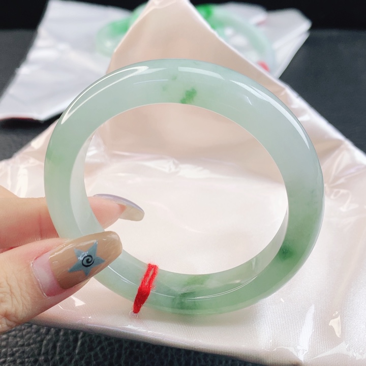 翡翠未镶嵌手镯缅甸55.5冰润绿飘绿花正圈