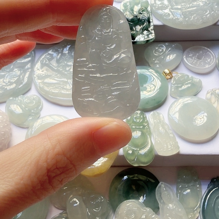 翡翠未镶嵌颈饰翡翠