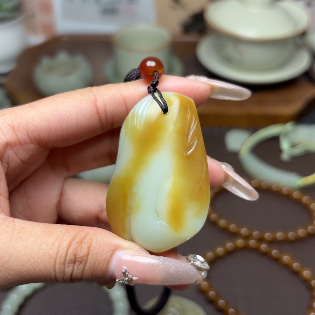 和田玉颈饰未镶嵌