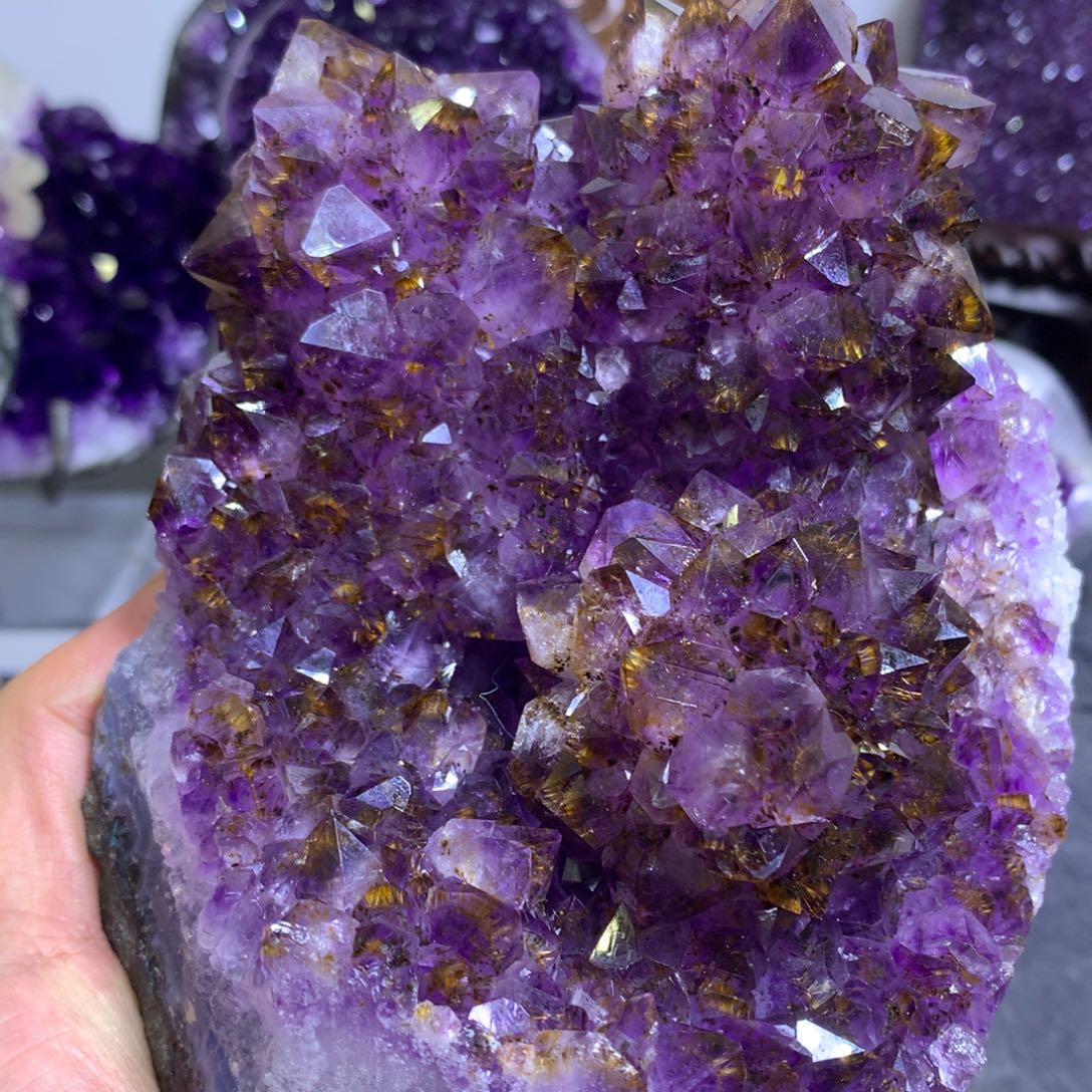 水晶摆件未镶嵌黎**临紫晶