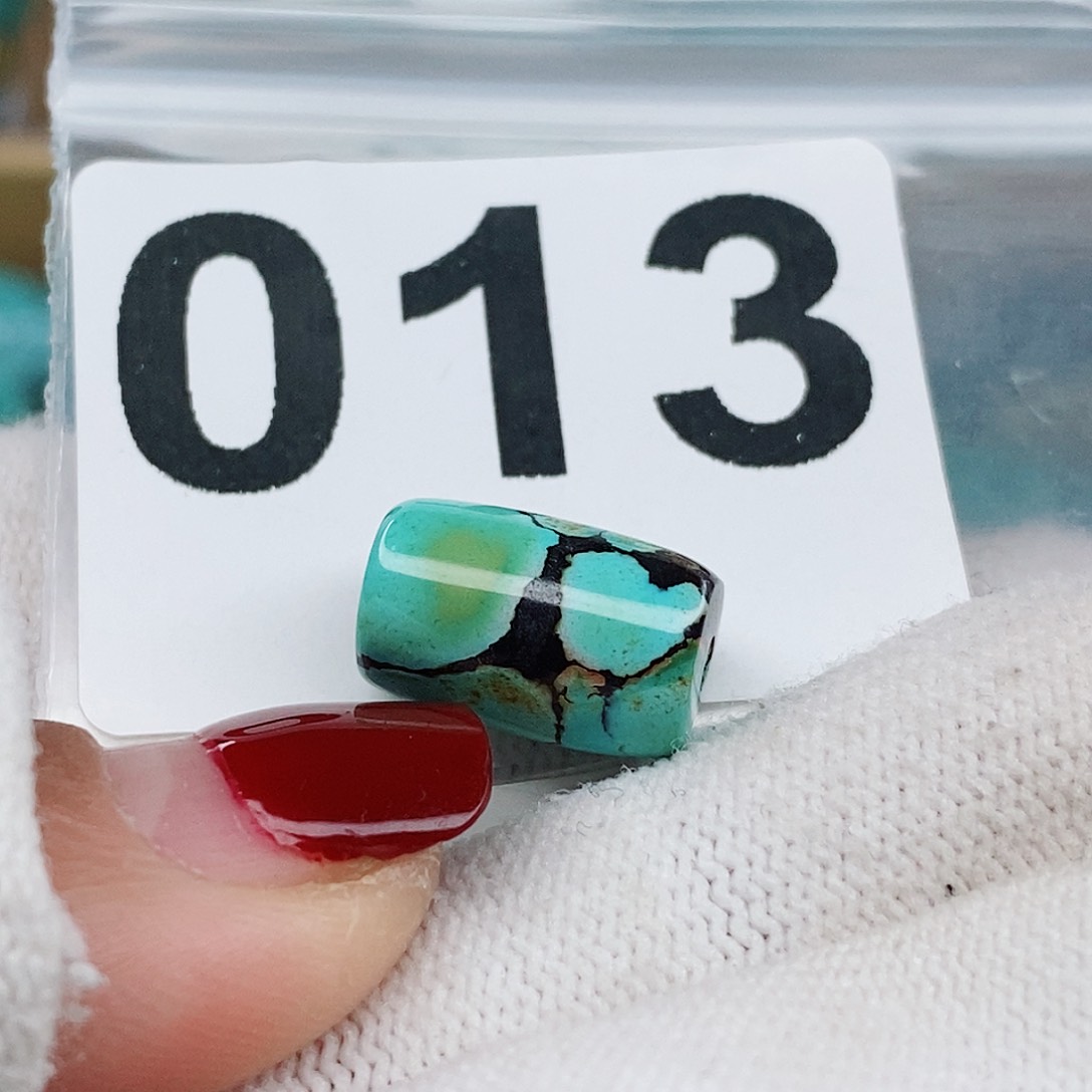 绿松石颈饰未镶嵌