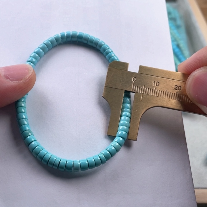 绿松石颈饰未镶嵌