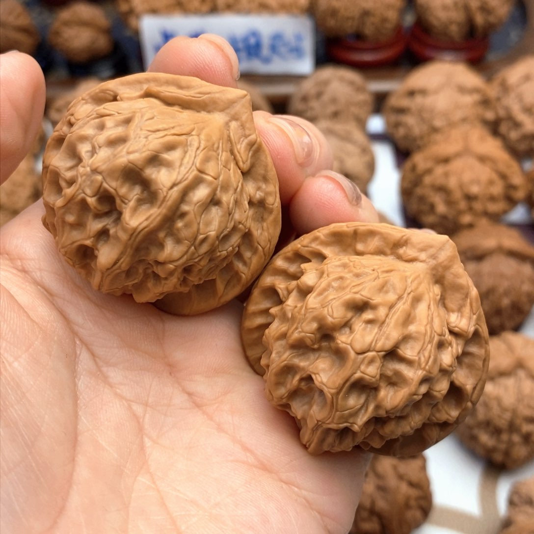 【闪购商品】文玩核桃吊坠42尺大耳朵图图