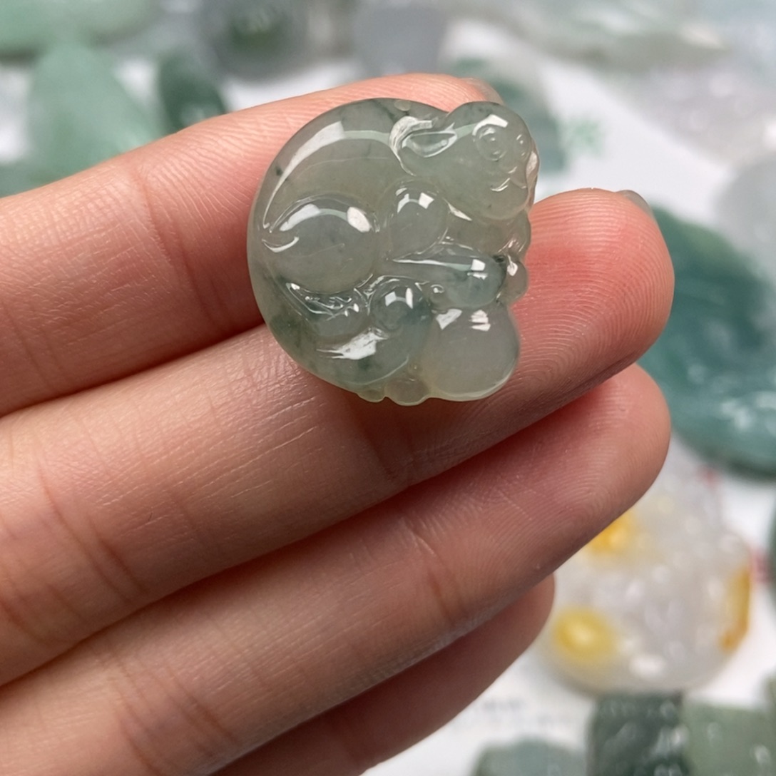 翡翠未镶嵌颈饰翡翠