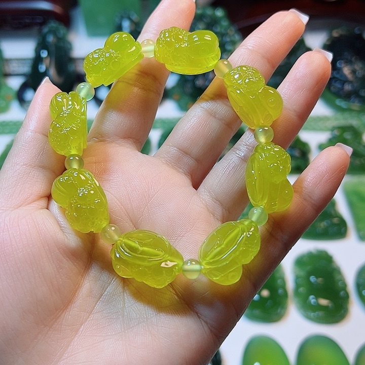 未镶嵌蛇纹石玉手链