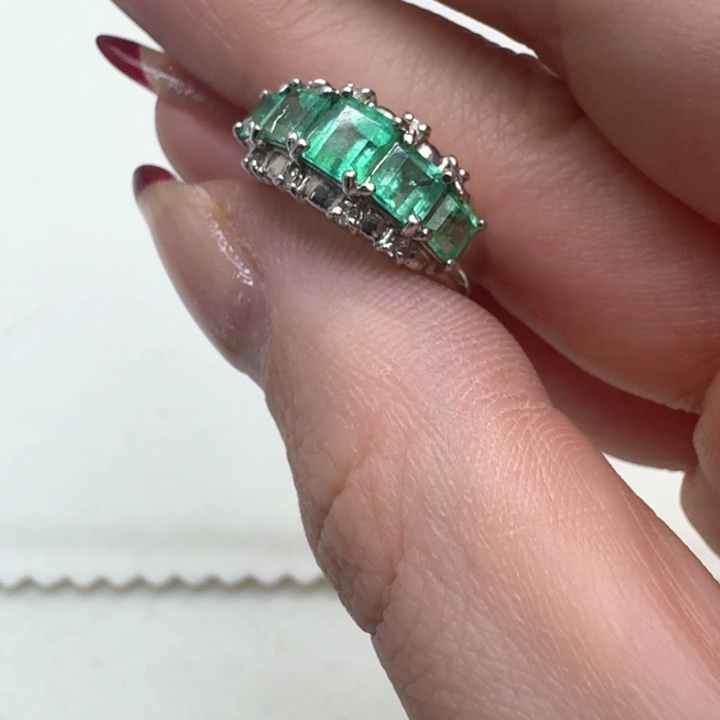 祖母绿戒指未镶嵌