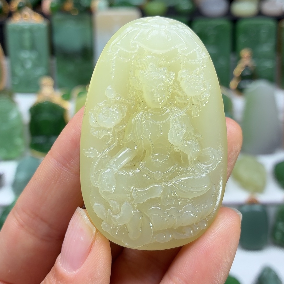 和田玉未镶嵌颈饰黄口难言观音细底精品