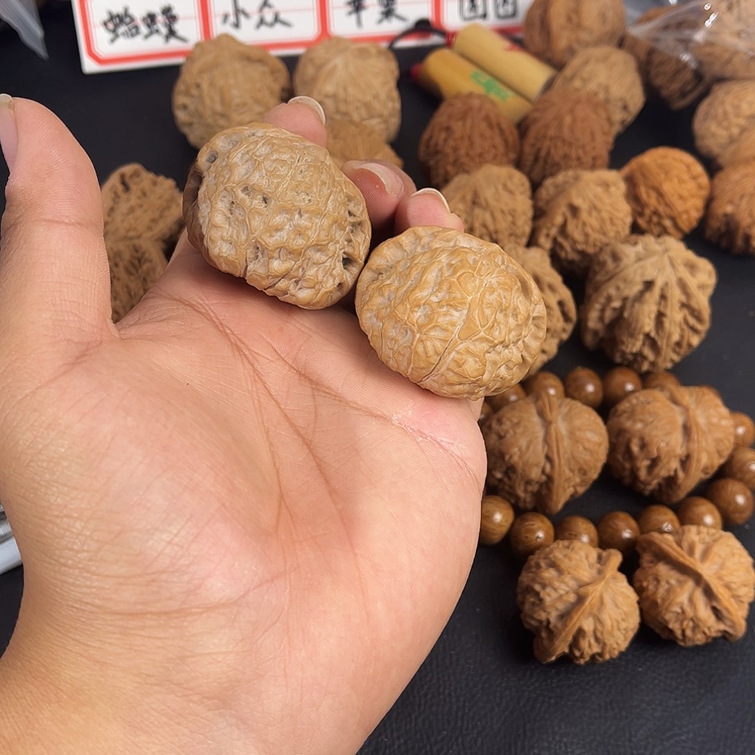 莱***官文玩核桃吊坠核桃