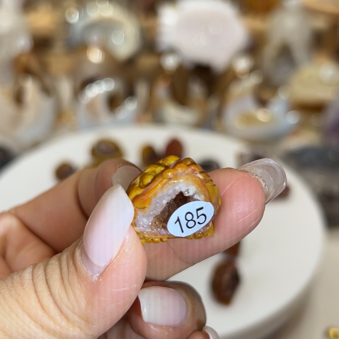 玛瑙/玉髓未镶嵌雕刻件