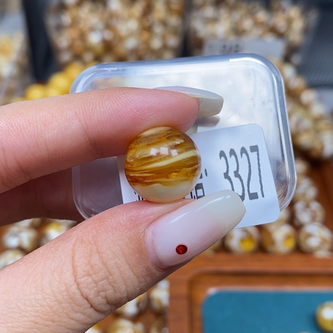 蜜蜡未镶嵌珠宝奇石3327