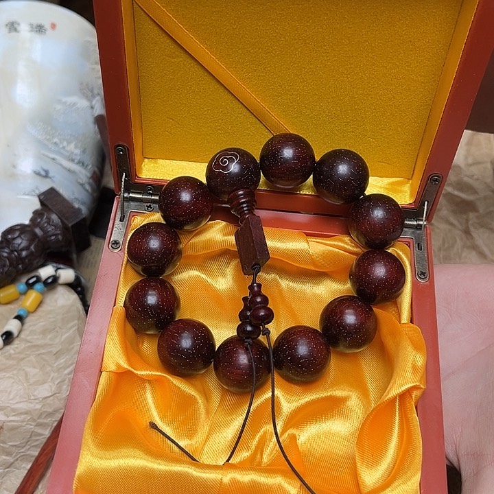 大叶紫檀（黑酸枝木类）