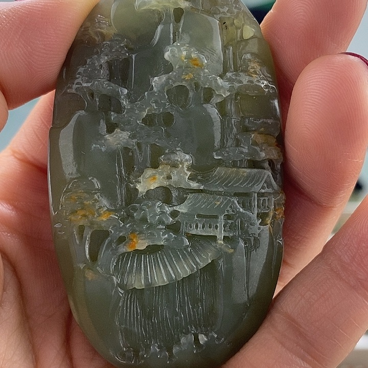 透闪石质玉挂件未镶嵌有瑕，
