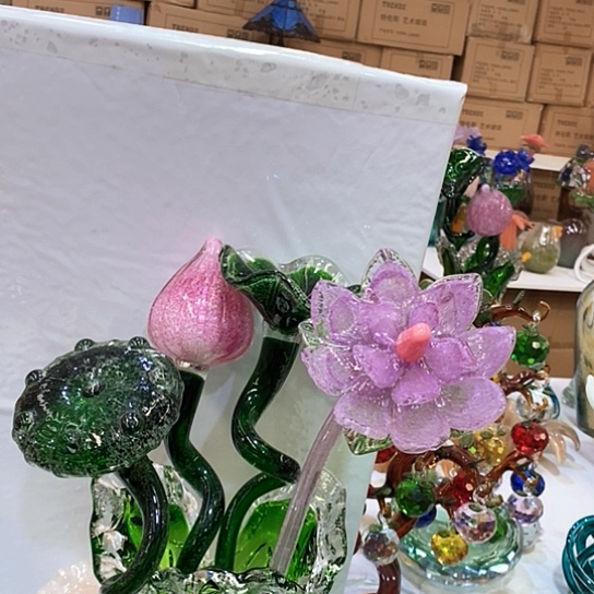 琉璃花瓶高45厘米宽9厘米