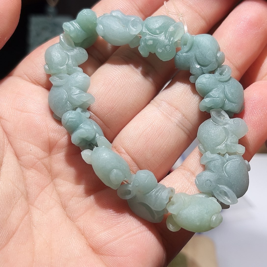 定制翡翠未镶嵌兔子