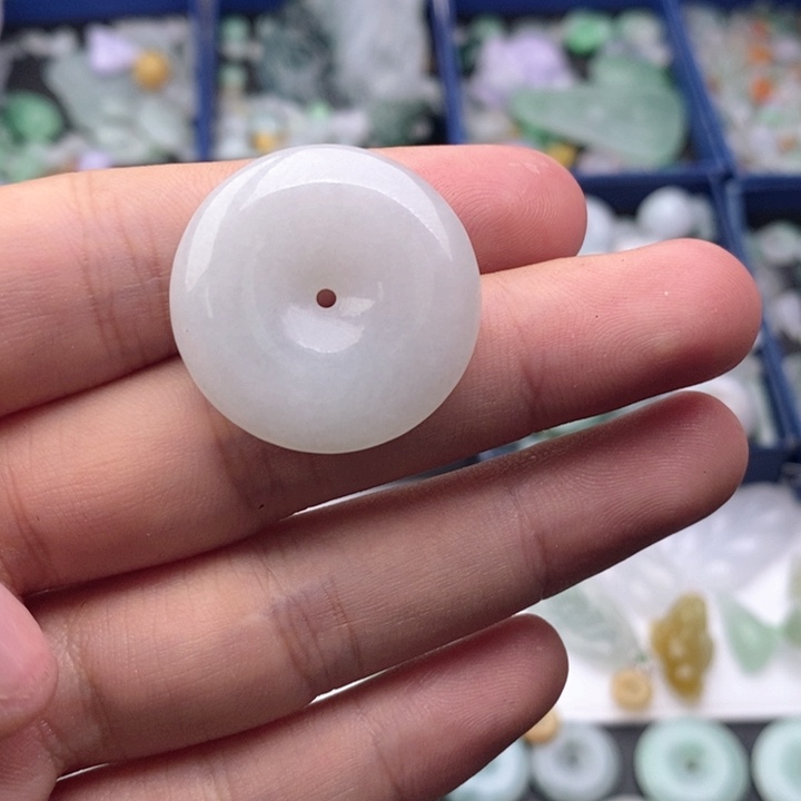 小***敏翡翠未镶嵌吊坠(不含链)