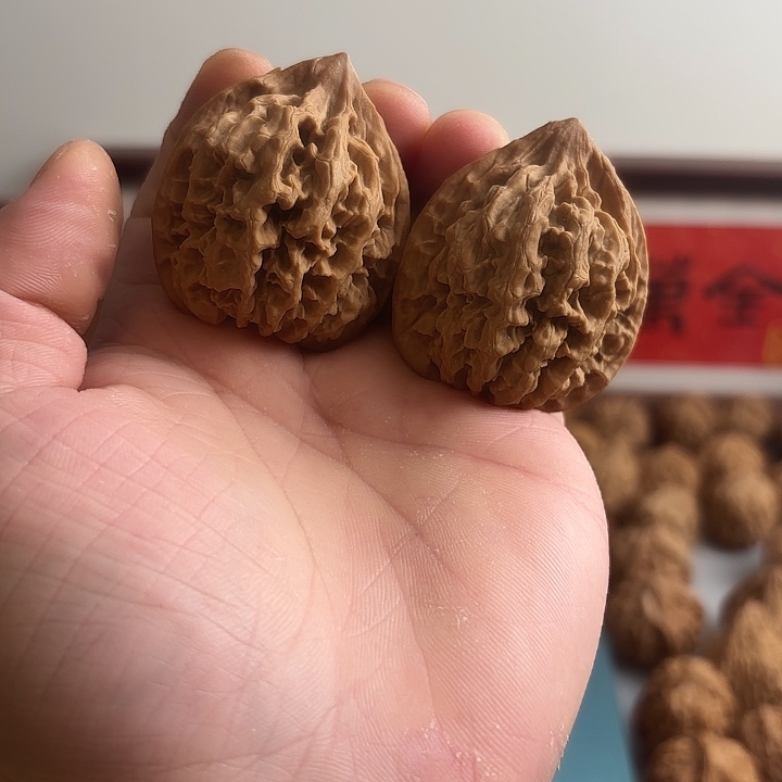 文玩核桃吊坠金刚石龙纹