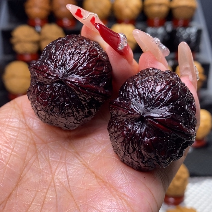 文玩核桃把件小*?金丝绣球6号