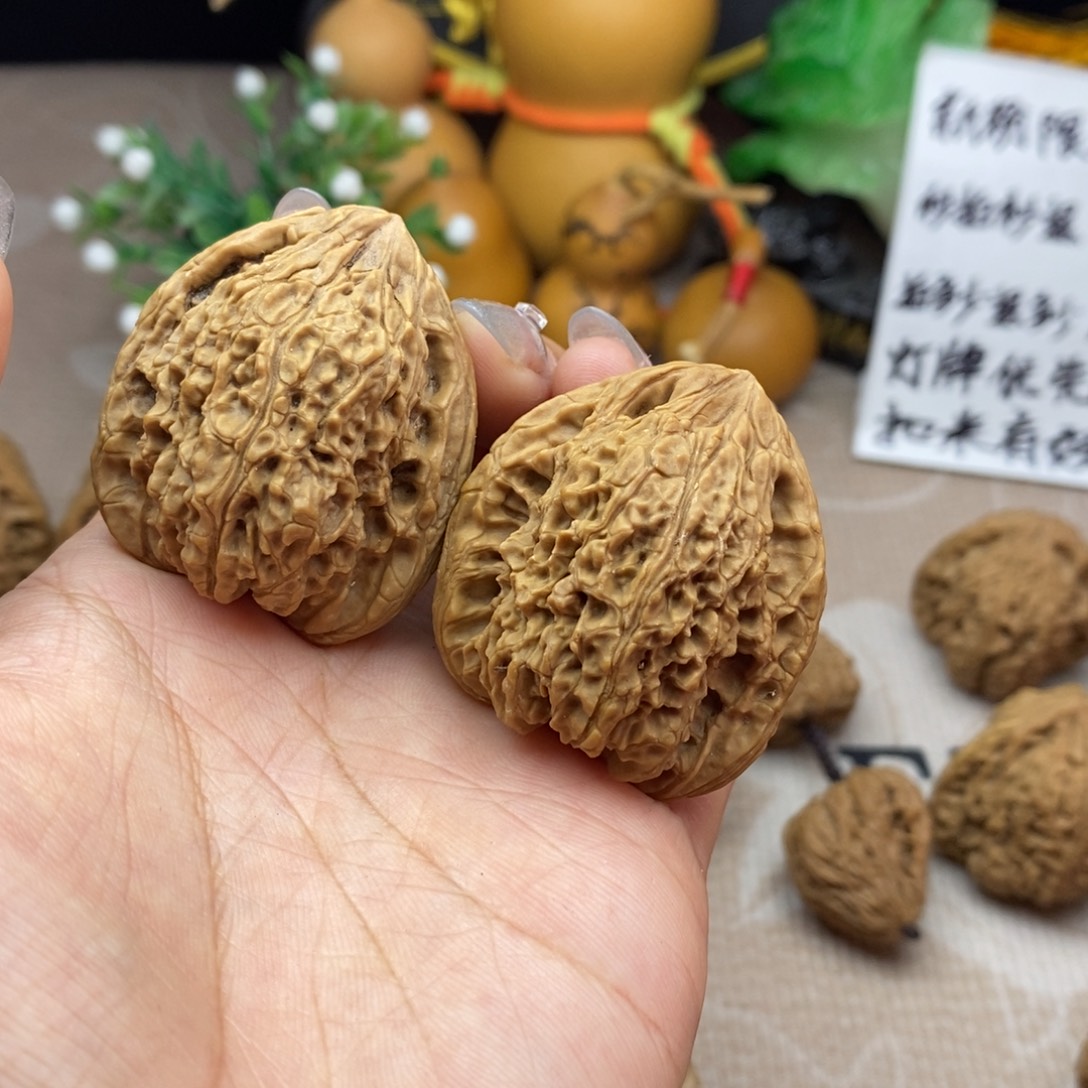 文玩核桃吊坠南疆