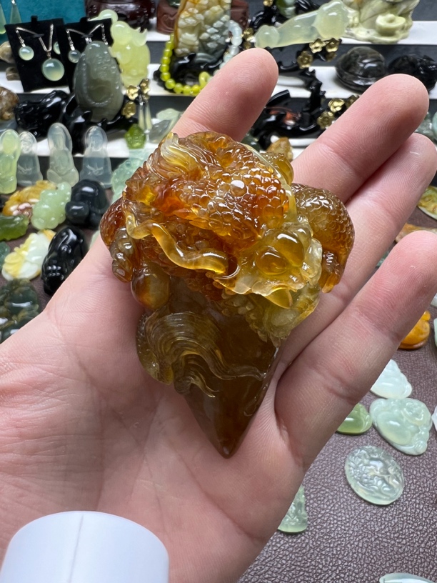 天然岫玉龙手把件