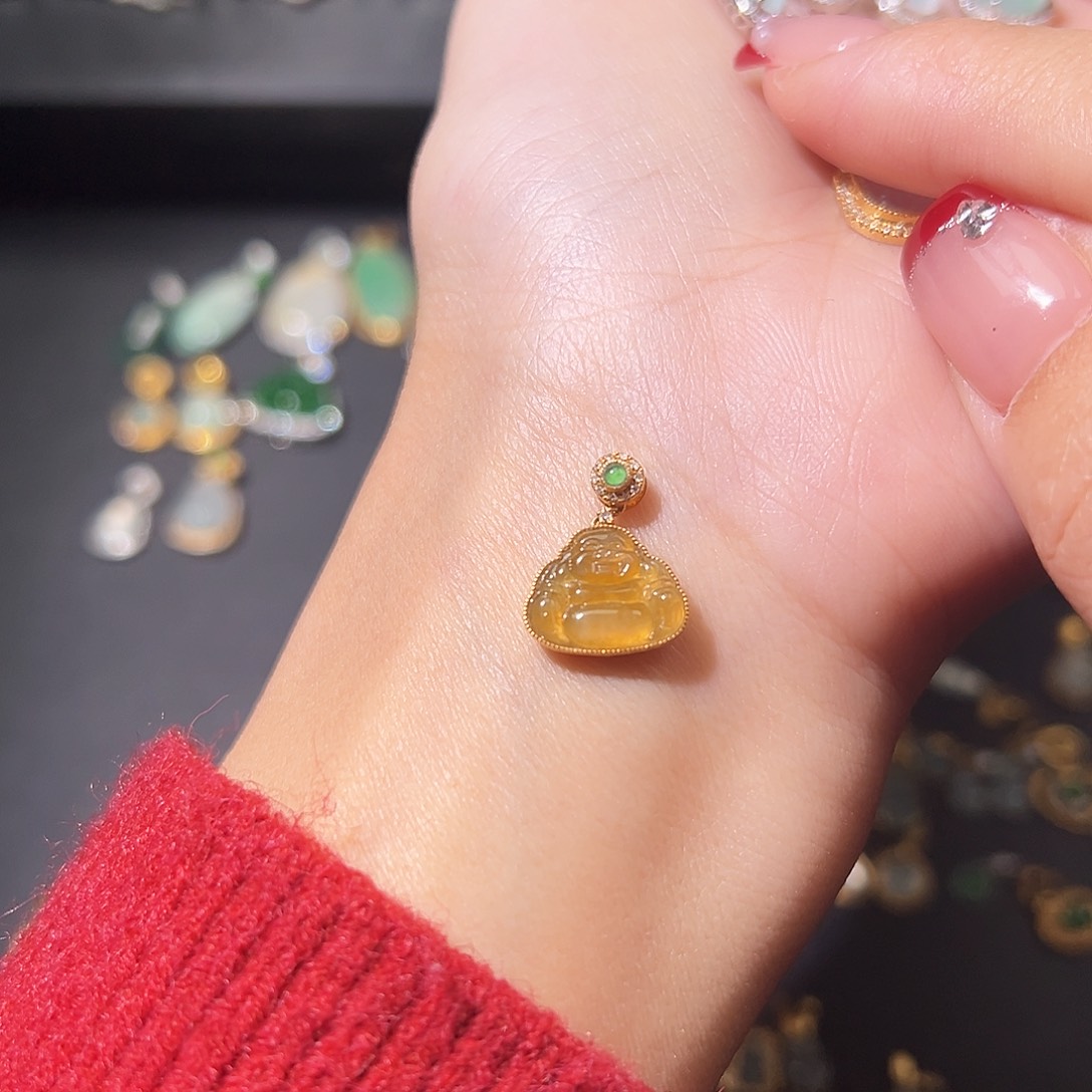 翡翠颈饰18K金镶嵌n****a吊坠