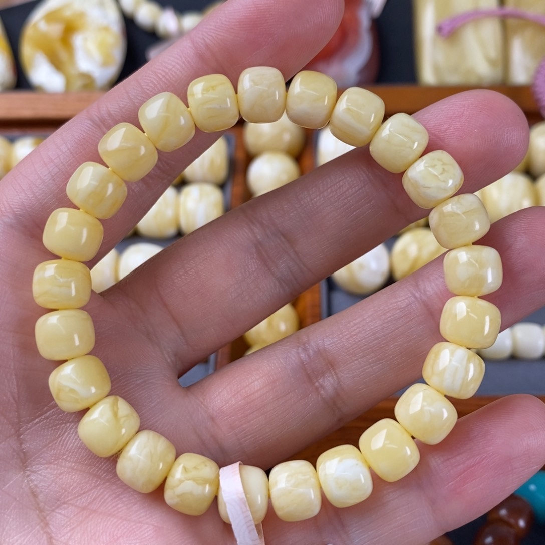 琥珀裸石未镶嵌蜜蜡