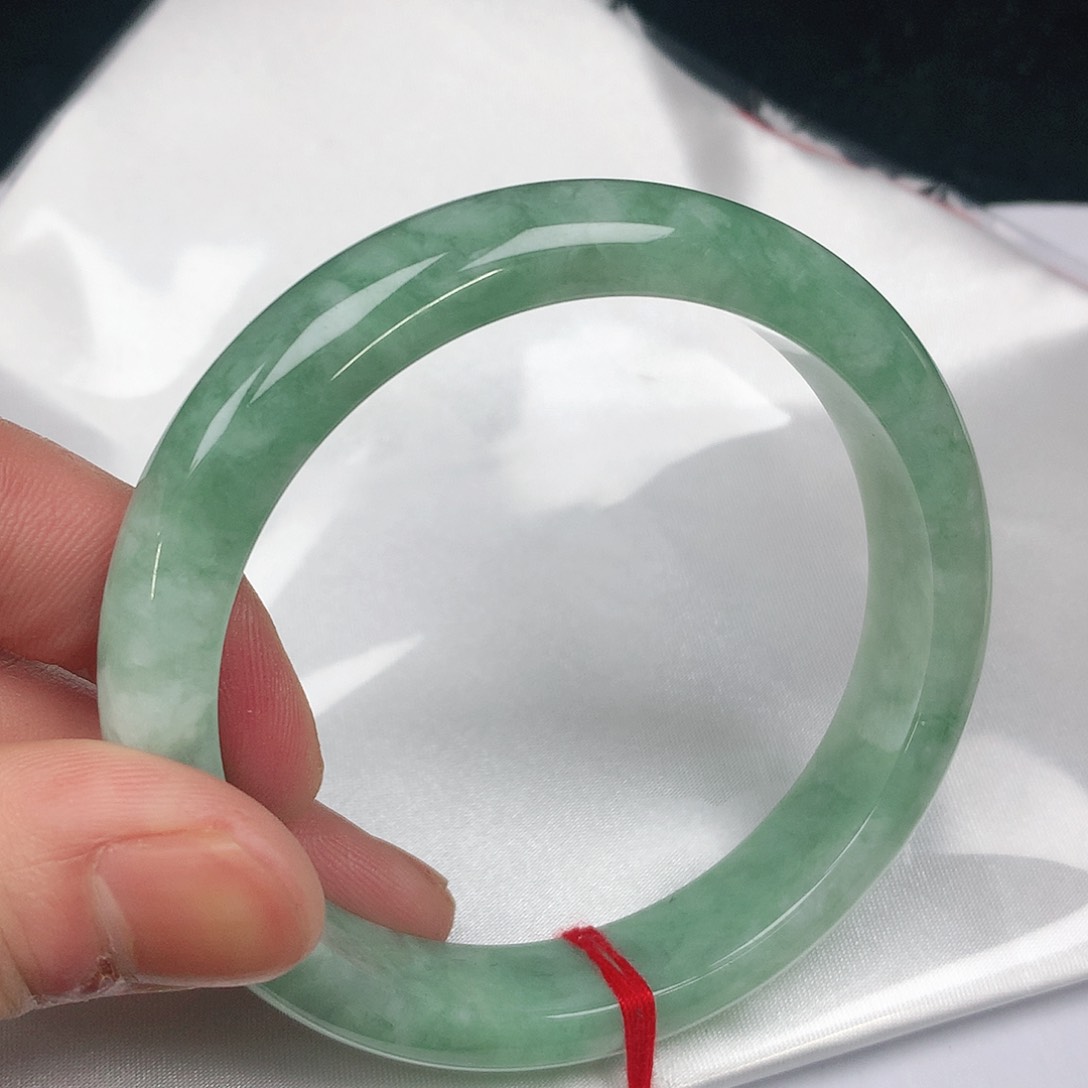 翡翠手镯未镶嵌圈60