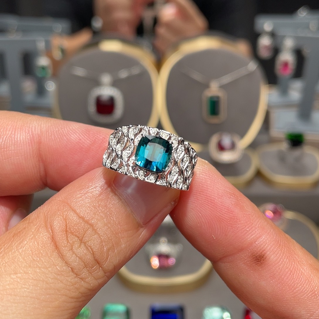 18K金镶嵌戒指碧玺2.47ct