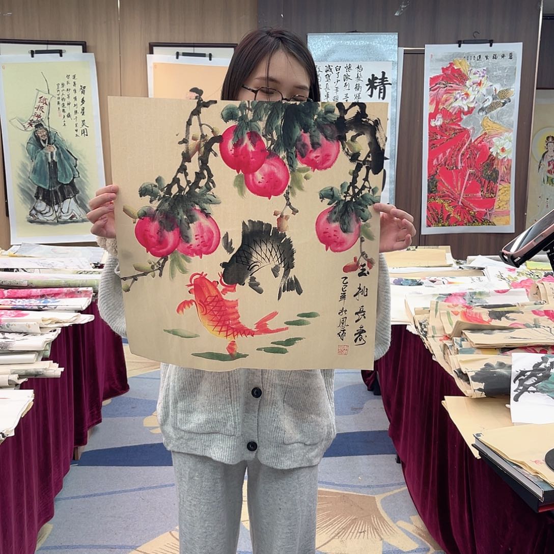 国画00后美女卖字画