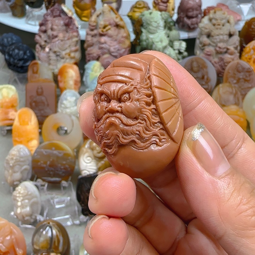 石英质玉吊坠未镶嵌天然阿拉善彩玉纯手工雕刻钟馗吊坠