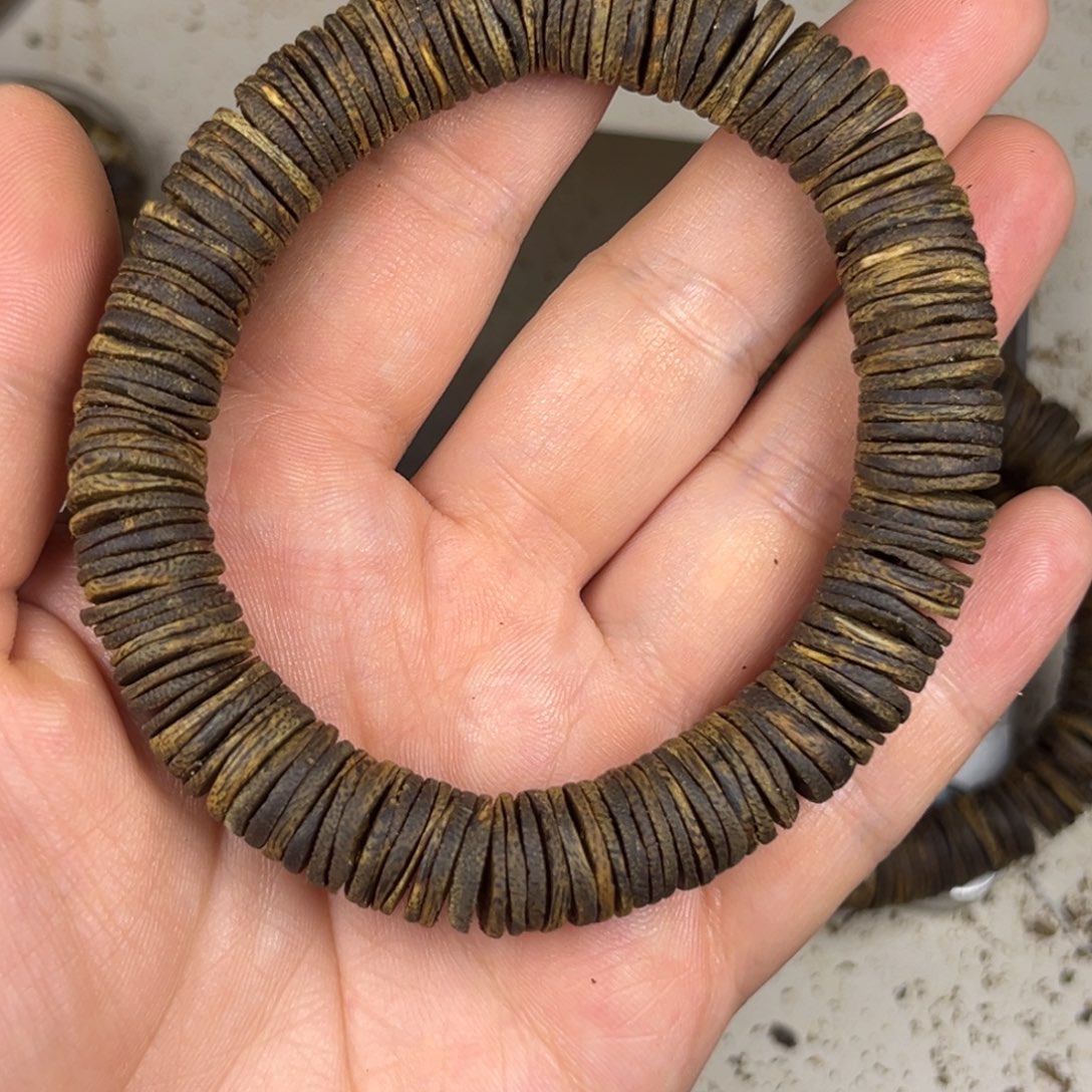 沉香沉香碎屑蓝宝石沉水1.2片珠单圈