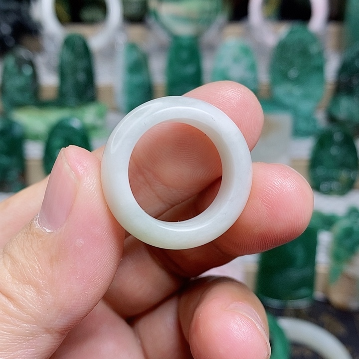 未镶嵌独山玉颈饰