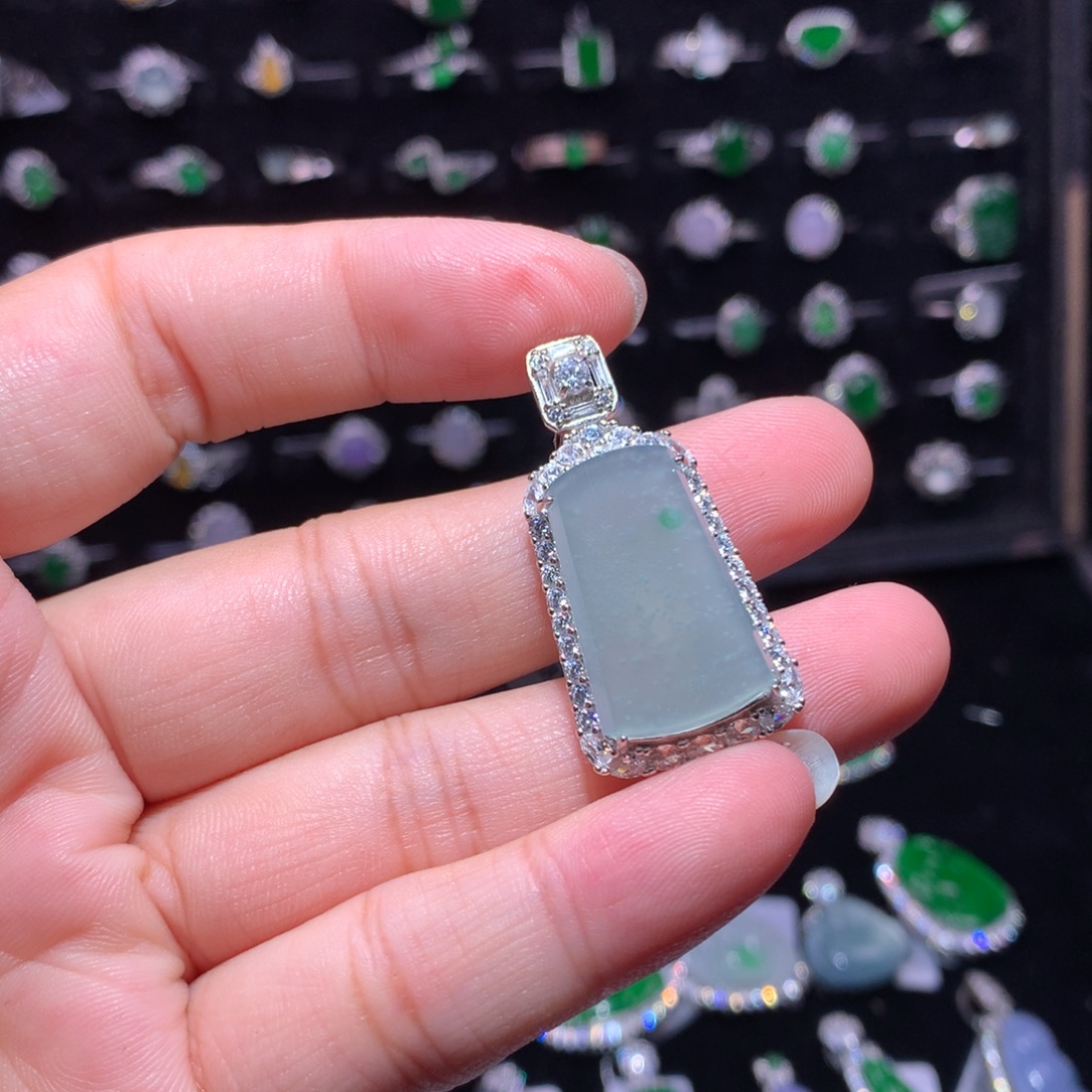 翡翠银S925镶嵌颈饰翡翠