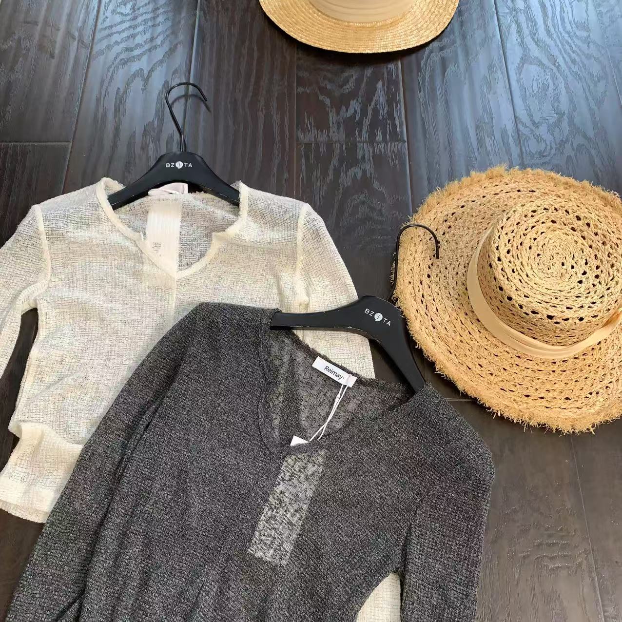 『雨美 Show』9553韩版时尚百搭V领针织上衣