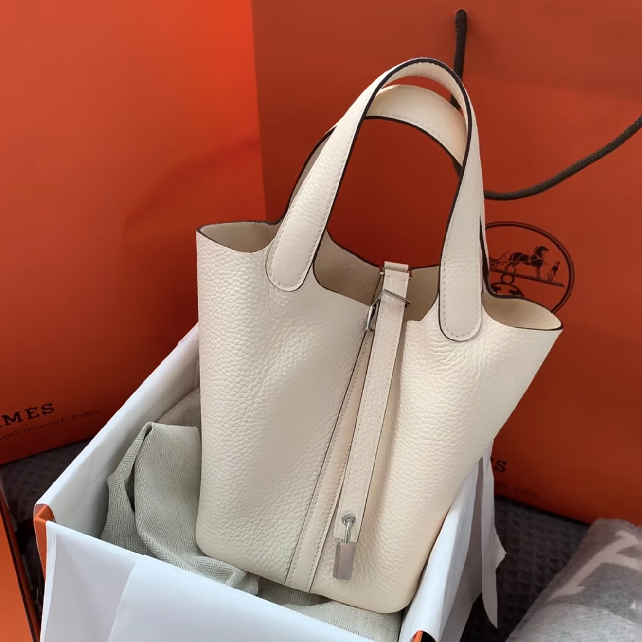 未使用 Hermes/爱马仕 青奢荟/菜篮子18奶昔白银扣//72208