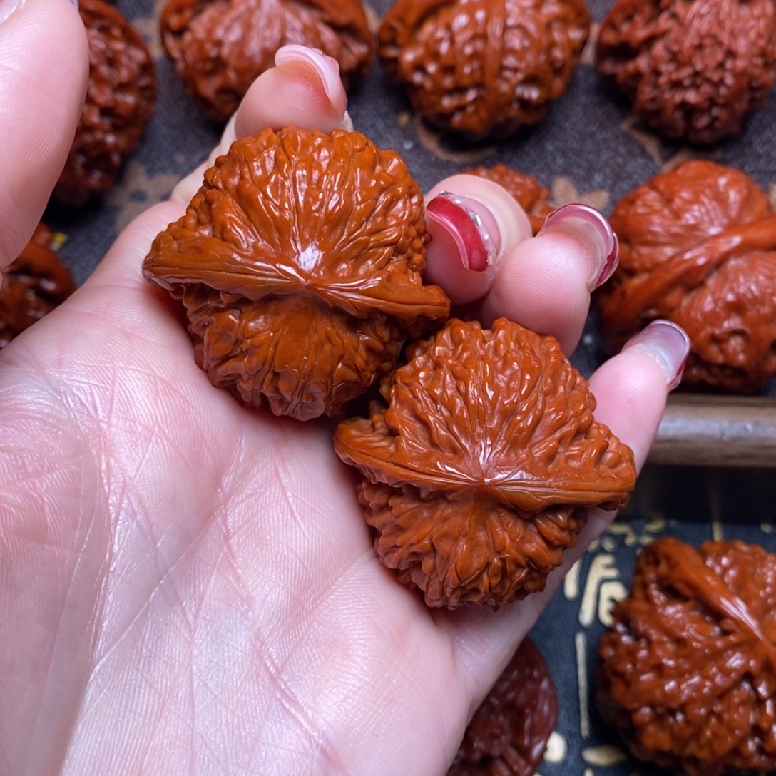 俯***视文玩核桃吊坠麒麟磨深情