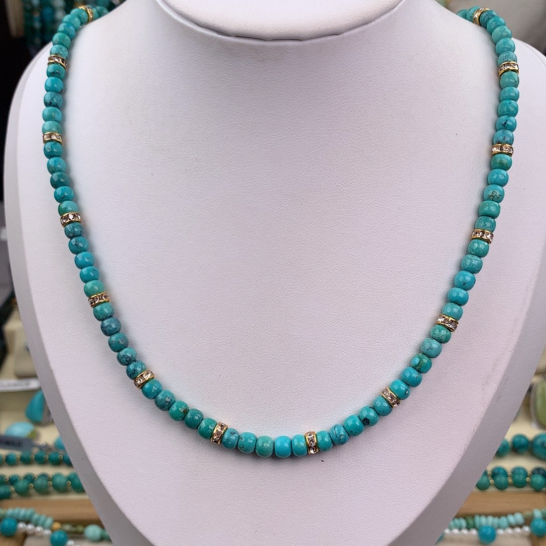 绿松石未镶嵌颈饰