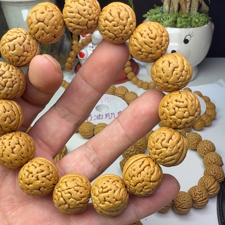 一***北桃核吊坠文玩桃核手串