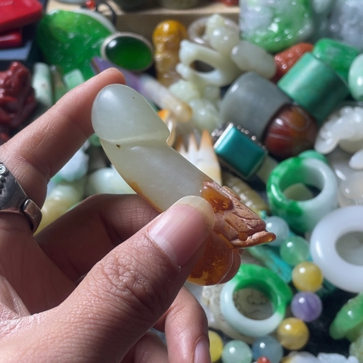 和田玉未镶嵌吊坠(不含链)