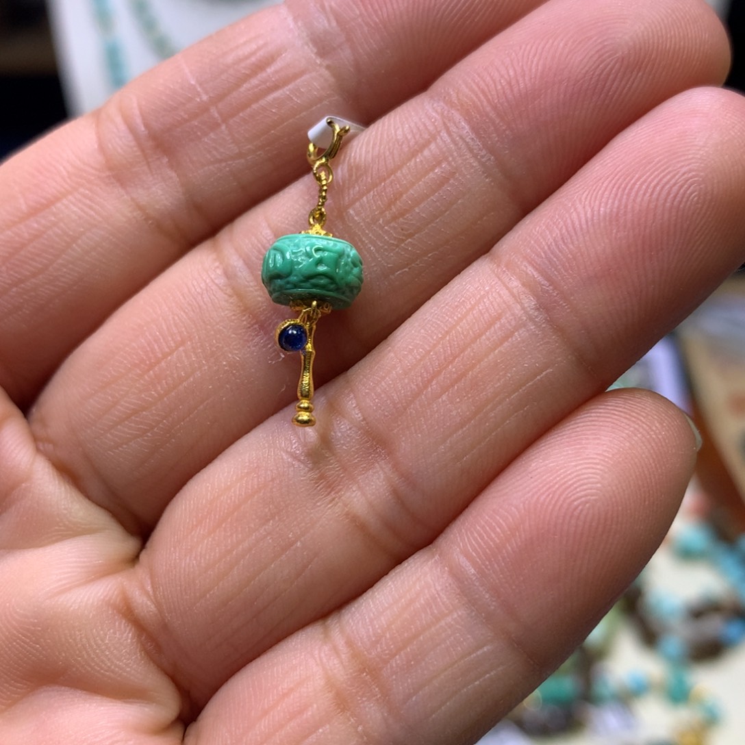 绿松石18K金镶嵌挂件