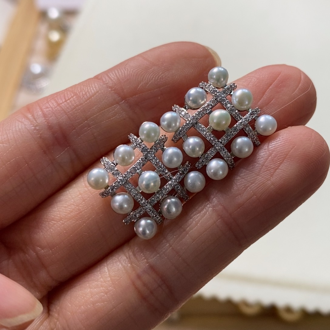 淡水珍珠耳饰未镶嵌