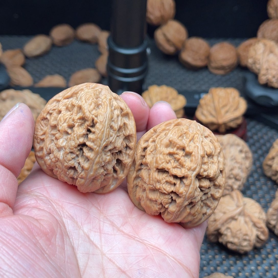 文玩核桃吊坠42尺将军榜