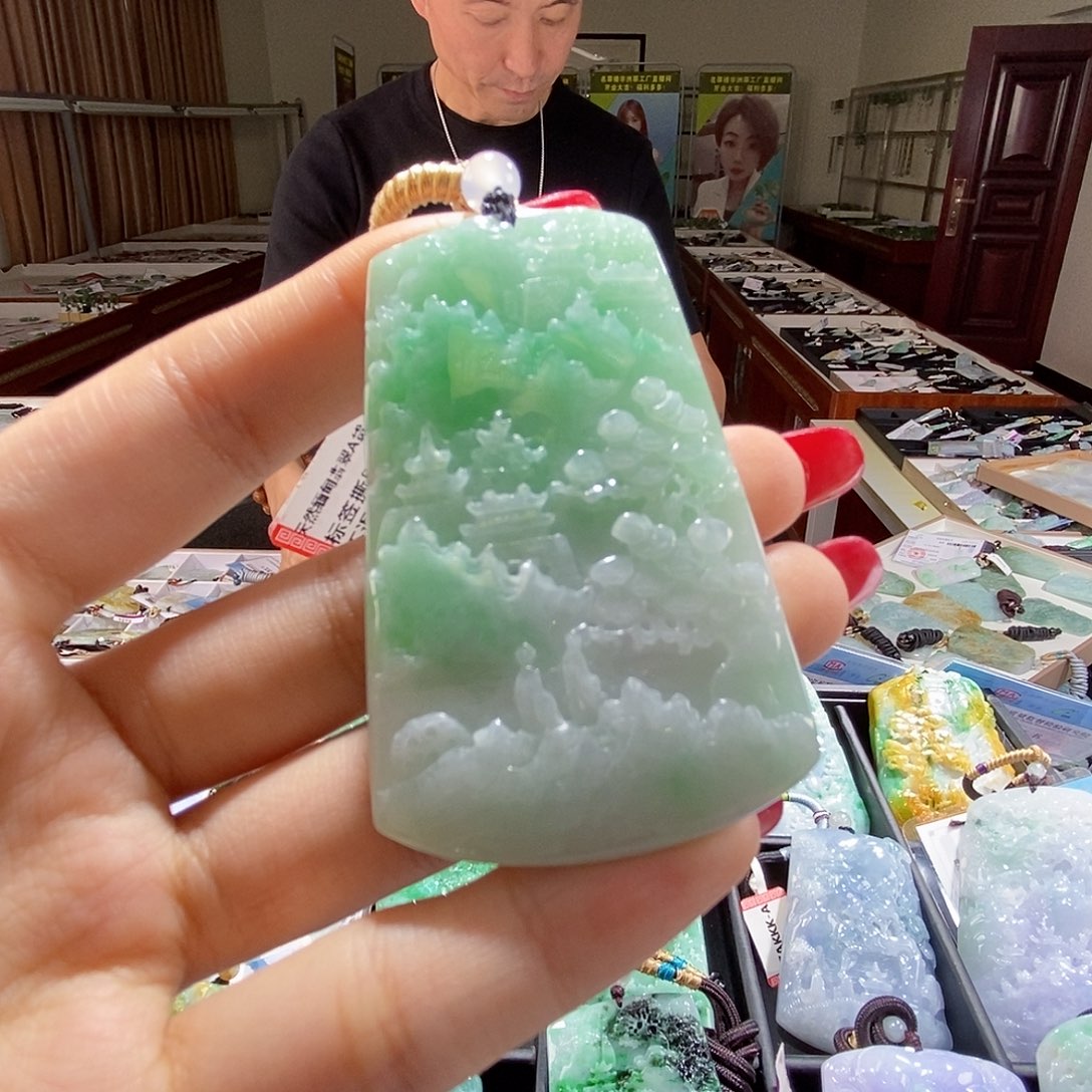 翡翠未镶嵌颈饰翡翠