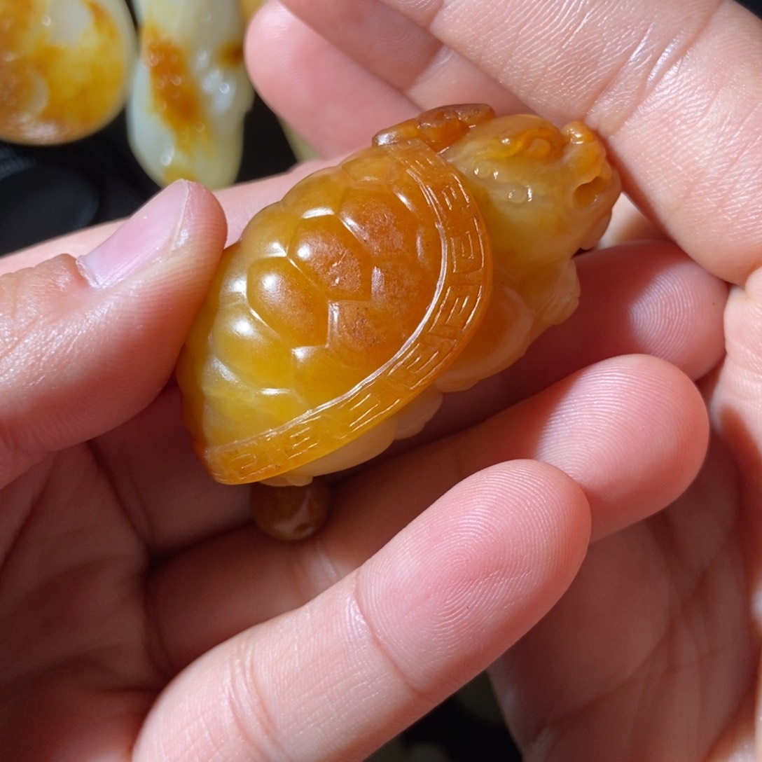 和田玉未镶嵌颈饰心****藏