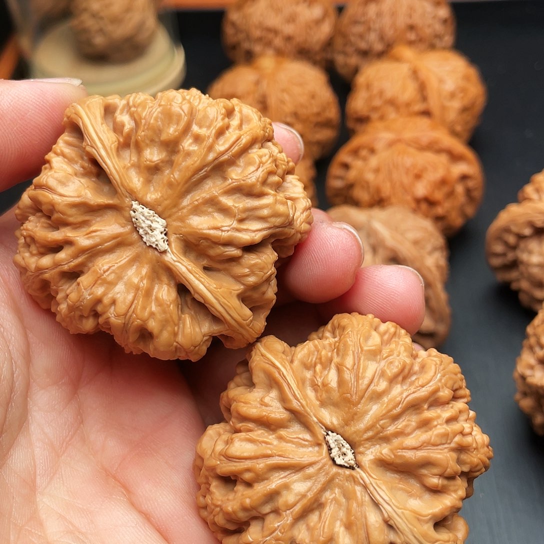 文玩核桃吊坠捞*大粗筋